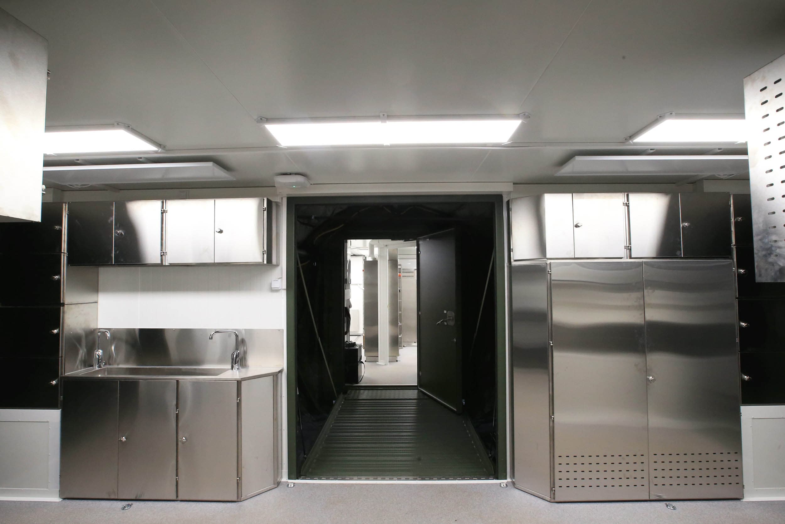 Specialty Containers: Rapid Deployable Field Hospital ROLE 2 Specialty Containers: Rapid Deployable Field Hospital ROLE 2